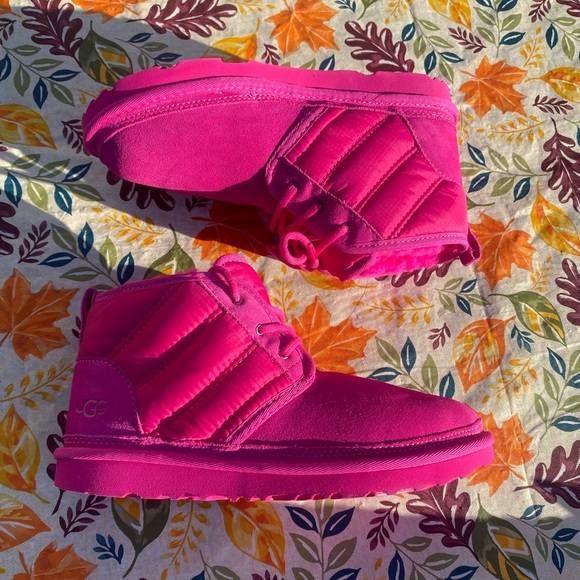 Bubblegum Barbie Pink Women’s UGG Neumel Boots - Picture 3 of 8